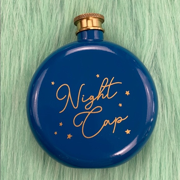 Floor 9 Night Cap Flask and Bag - Picture 10 of 16